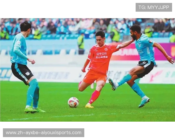 足球比赛中的长传球与精准射门